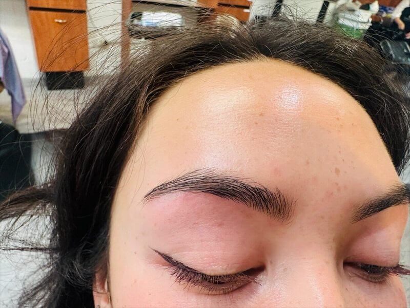 Resultado de depilación de cejas con hilo