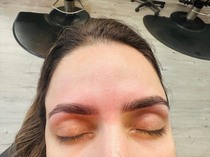 Resultado de depilación de cejas con hilo