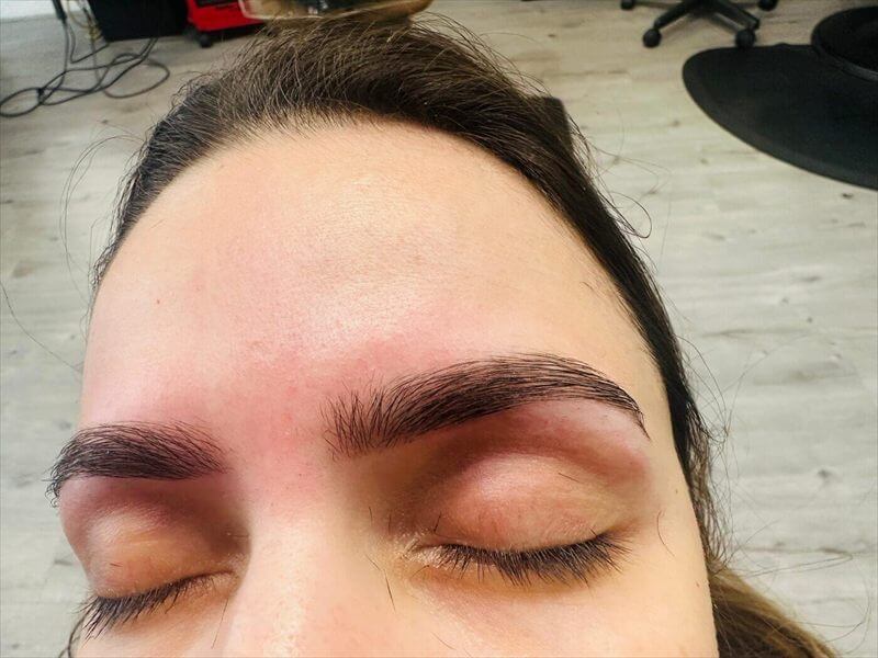 Resultado de depilación de cejas con hilo
