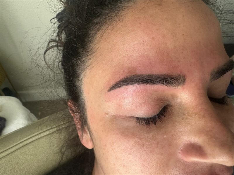 Resultado de depilación de cejas con hilo