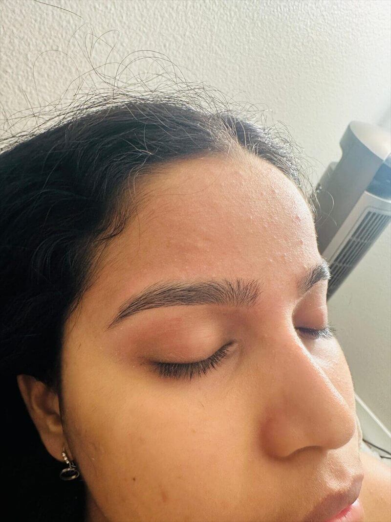 Resultado de depilación de cejas con hilo