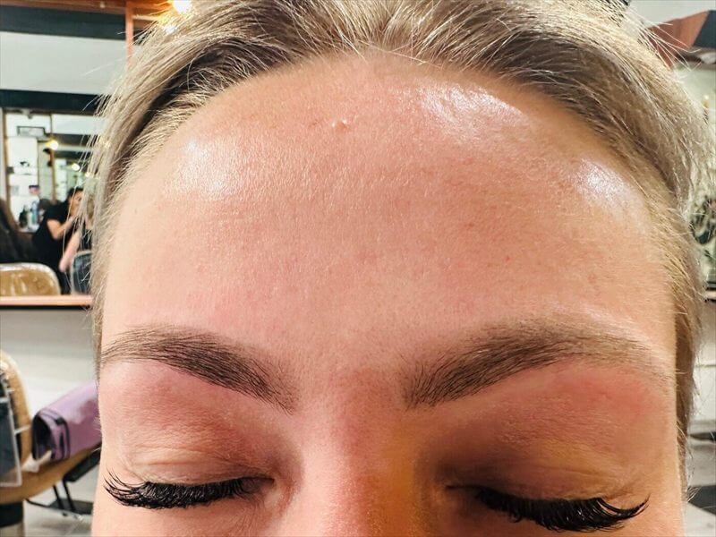 Resultado de depilación de cejas con hilo