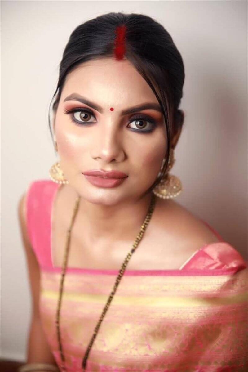 Look de maquillaje por Richa Rawat